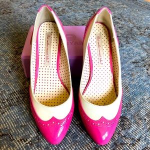 Adorable pink vintage style kitten heels- size 8